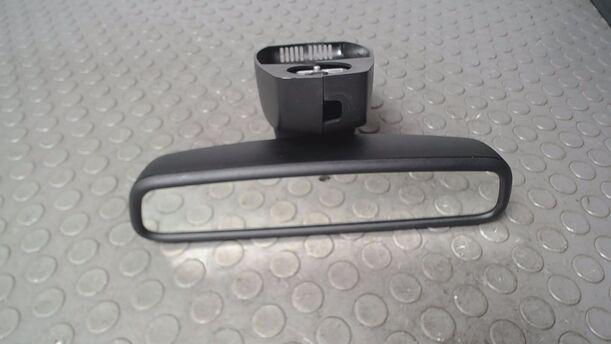 Foto: INNENSPIEGEL ELEKTRISCH ABBLENDBAR/ MIT LICHTSENSOR eines BMW 335d Coupe Aut.