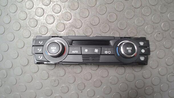 Foto: HEIZUNGSBETÄTIGUNG KLIMAAUTOMATIK eines BMW 335d Coupe Aut.