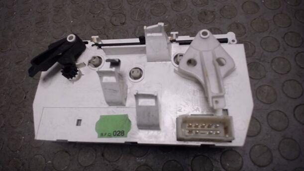Foto: HEIZUNGSBETÄTIGUNG eines Peugeot 206+ 60
