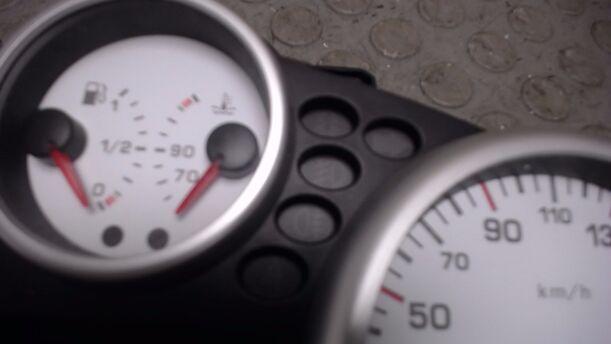 Foto: TACHOEINHEIT eines Peugeot 206+ 60