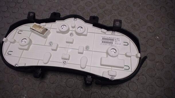 Foto: TACHOEINHEIT eines Peugeot 206+ 60