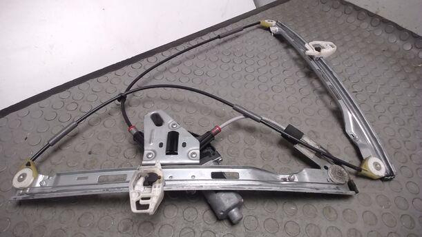 Foto: FENSTERHEBER ELEKTRISCH VORN LINKS (2/3-Türer) eines Peugeot 206+ 60