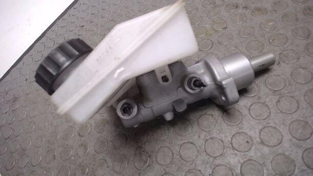 Foto: HAUPTBREMSZYLINDER eines Peugeot 206+ 60