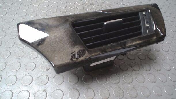 Foto: LÜFTUNGSGITTER/ BLENDE LINKS ( PAPPEL ) eines BMW 335d Coupe Aut.