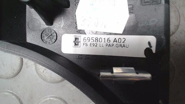 Foto: LÜFTUNGSGITTER/ BLENDE LINKS ( PAPPEL ) eines BMW 335d Coupe Aut.
