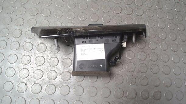 Foto: LÜFTUNGSGITTER/ BLENDE LINKS ( PAPPEL ) eines BMW 335d Coupe Aut.
