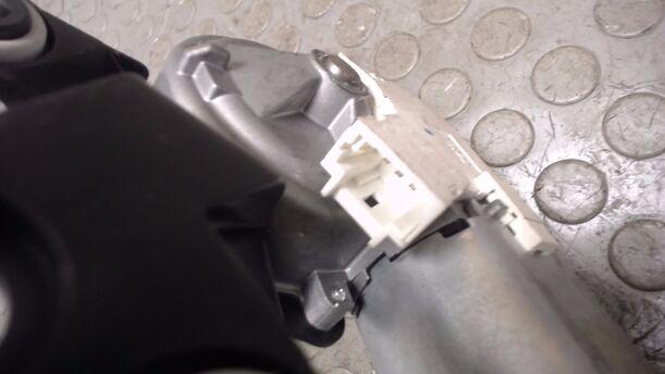 Foto: SCHEIBENWISCHERMOTOR HINTEN eines Peugeot 206+ 60