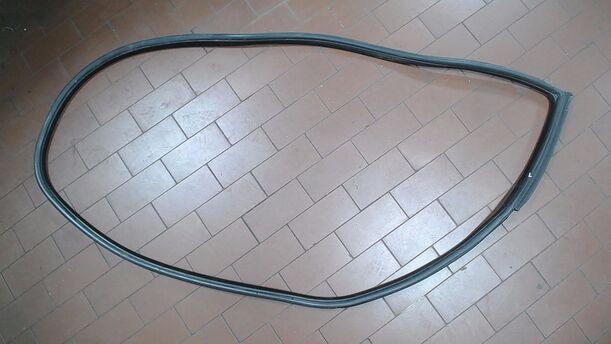 Foto: TÜRDICHTUNG LINKS ( COUPE ) eines BMW 335d Coupe Aut.