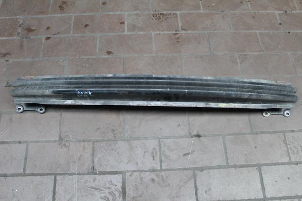 Foto: VERSTÄRKUNG HINTEN ( LIMOUSINE ) eines VW Golf 1.4 FSI