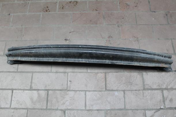 Foto: VERSTÄRKUNG HINTEN ( LIMOUSINE ) eines VW Golf 1.4 FSI