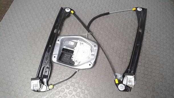 Foto: FENSTERHEBER ELEKTRISCH VORN LINKS ( 4/5 TÜRER ) eines VW Golf 1.4 FSI