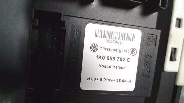 Foto: FENSTERHEBER ELEKTRISCH VORN RECHTS ( 4/5 TÜRER ) eines VW Golf 1.4 FSI