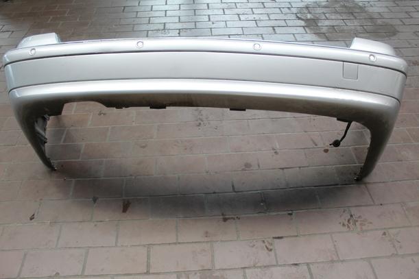 Foto: STOSSFÄNGER/ STOßSTANGE HINTEN ( T MODELL ) eines Mercedes-Benz C 180 T Kompressor Automatik
