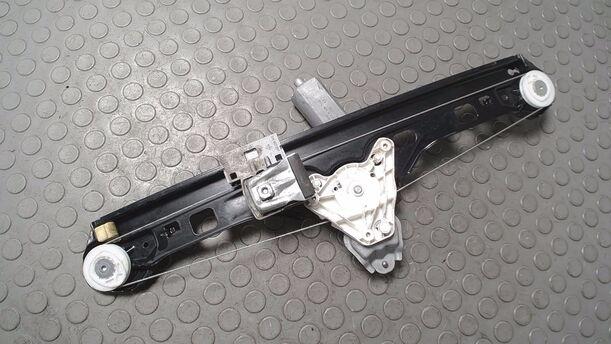 Foto: FENSTERHEBER ELEKTRISCH HINTEN RECHTS ( T MODELL ) eines Mercedes-Benz C 180 T Kompressor Automatik
