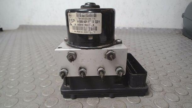 Foto: HAUPTBREMSAGGREGAT ABS/ ESP eines Mercedes-Benz C 180 T Kompressor Automatik