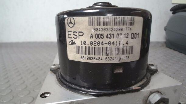 Foto: HAUPTBREMSAGGREGAT ABS/ ESP eines Mercedes-Benz C 180 T Kompressor Automatik