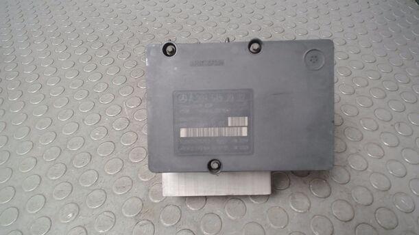 Foto: HAUPTBREMSAGGREGAT ABS/ ESP eines Mercedes-Benz C 180 T Kompressor Automatik