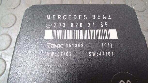 Foto: TÜRSTEUERGERÄT HINTEN LINKS eines Mercedes-Benz C 180 T Kompressor Automatik