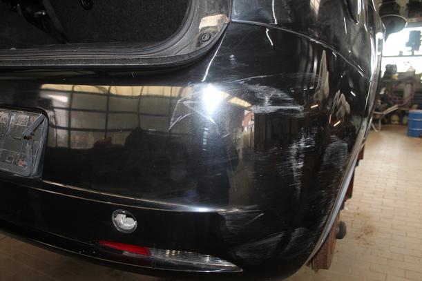 Foto: STOSSFÄNGER / STOßSTANGE HINTEN eines Fiat Grande Punto 1.4 8V Comfort