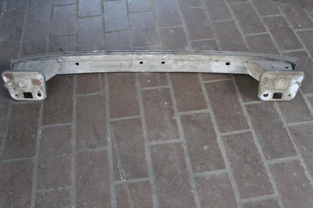 Foto: VERSTÄRKUNG HINTEN eines Fiat Grande Punto 1.4 8V Comfort