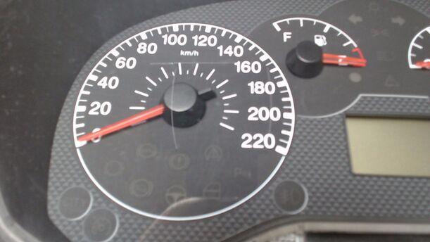 Foto: TACHOEINHEIT / KOMBIINSTRUMENT eines Fiat Grande Punto 1.4 8V Comfort