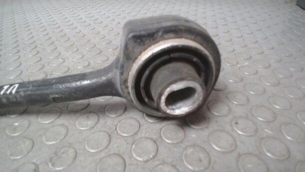 Foto: QUERLENKER UNTEN HINTEN LINKS eines Mercedes-Benz C 180 T Kompressor Automatik Special