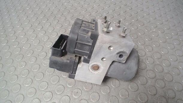 Foto: HAUPTBREMSAGGREGAT ABS eines Volvo V40 1.8