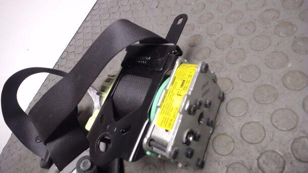 Foto: SICHERHEITSGURT VORN RECHTS eines Toyota Yaris 1.3 VVT-i Multi Mode