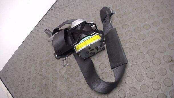 Foto: SICHERHEITSGURT VORN LINKS eines Toyota Yaris 1.3 VVT-i Multi Mode