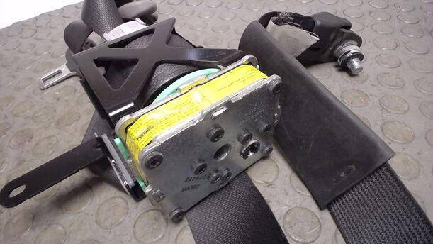 Foto: SICHERHEITSGURT VORN LINKS eines Toyota Yaris 1.3 VVT-i Multi Mode