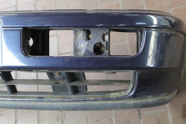 Foto: STOSSFÄNGER/ STOßSTANGE VORN ( MOD 94 ) eines VW Passat Variant 1.6