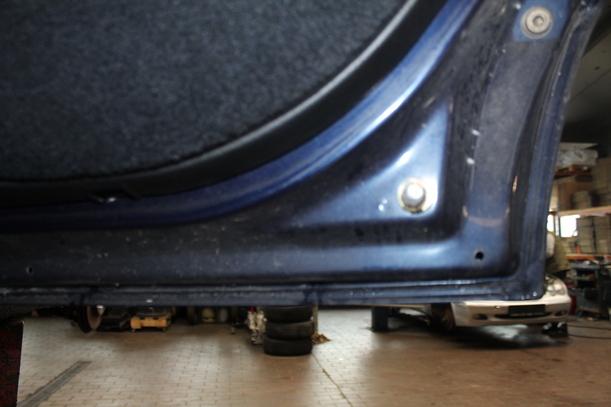 Foto: TÜR HINTEN RECHTS ( VARIANT / MOD 94 ) eines VW Passat Variant 1.6