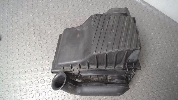 Foto: LUFTFILTERKASTEN AFT eines VW Passat Variant 1.6 CL