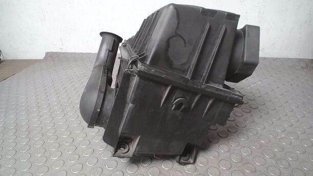 Foto: LUFTFILTERKASTEN AFT eines VW Passat Variant 1.6 CL