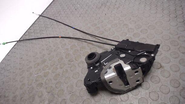 Foto: TÜRSCHLOSS VORN LINKS (3-TÜRER-OHNE ZV) eines Toyota Yaris 1.3 VVT-i Multi Mode CL