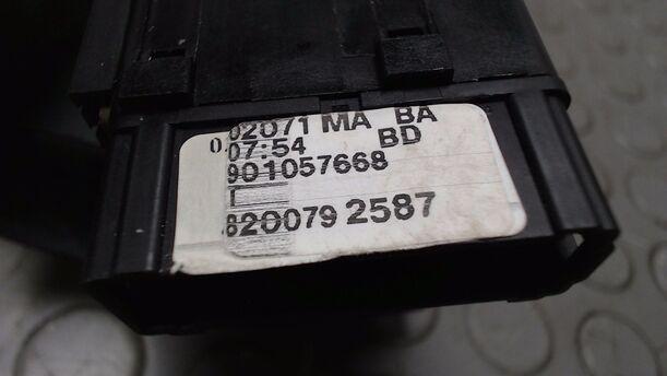 Foto: SCHEIBENWISCHERSCHALTER eines Dacia Duster 1.6 16V 4x2 GLX