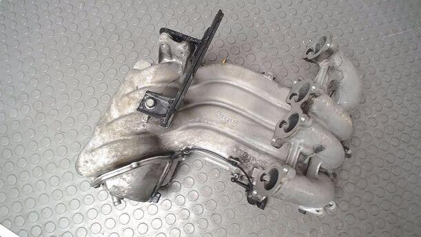 Foto: ANSAUGBRÜCKE AFT eines VW Passat Variant 1.6 GLX