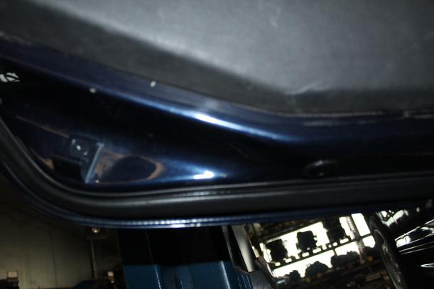 Foto: TÜR HINTEN LINKS ( TOURING ) eines BMW 316i touring GLX