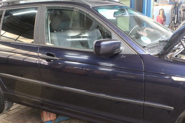 Foto: TÜR VORN RECHTS ( TOURING ) eines BMW 316i touring GLX