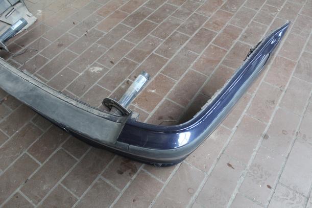 Foto: STOSSFÄNGER/ STOßSTANGE HINTEN ( TOURING ) eines BMW 316i touring GLX