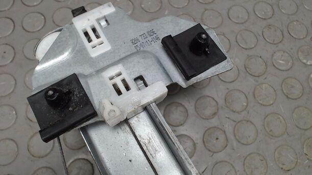 Foto: FENSTERHEBER VORN LINKS ELEKTRISCH eines Dacia Duster 1.6 16V 4x2 TS