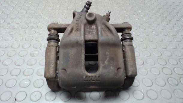 Foto: BREMSSATTEL VORN LINKS eines Dacia Duster 1.6 16V 4x2 TS