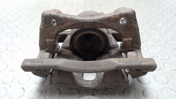 Foto: BREMSSATTEL VORN LINKS eines Dacia Duster 1.6 16V 4x2 TS