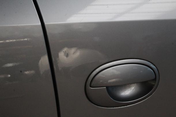 Foto: TÜR VORN RECHTS eines Opel Meriva 1.4 TS