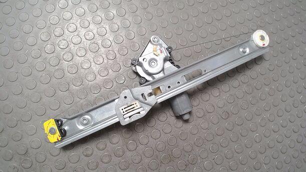 Foto: FENSTERHEBER ELEKTRISCH HINTEN LINKS ( TOURING ) eines BMW 316i touring Beauty