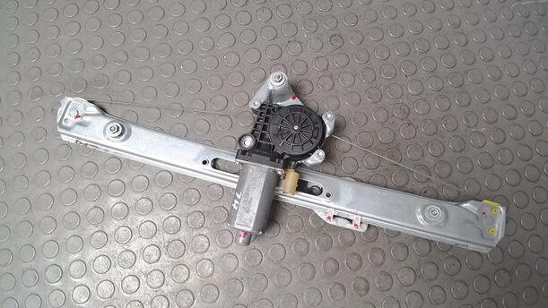 Foto: FENSTERHEBER ELEKTRISCH HINTEN LINKS ( TOURING ) eines BMW 316i touring Beauty