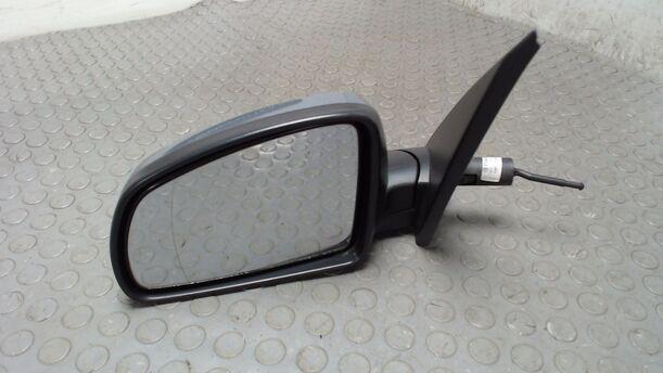 Foto: AUSSESNSPIEGEL LINKS MECHANISCH eines Opel Meriva 1.4 Beauty