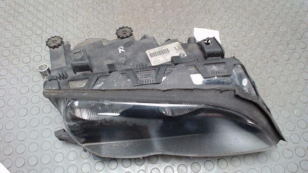 Foto: SCHEINWERFER RECHTS ( TOURING / FACELIFT ) eines BMW 316i touring TS