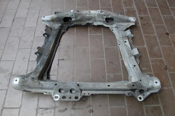 Foto: VORDERACHSE / ACHSTRÄGER VORN eines Renault Clio 1.2 16V TS