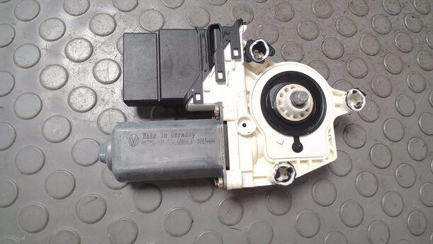 Foto: FENSTERHEBERMOTOR HINTEN LINKS eines VW Golf 1.6 FSI TS